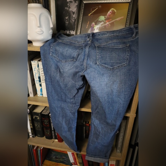 Distressed boyfriend jeans - Picture 4 of 7